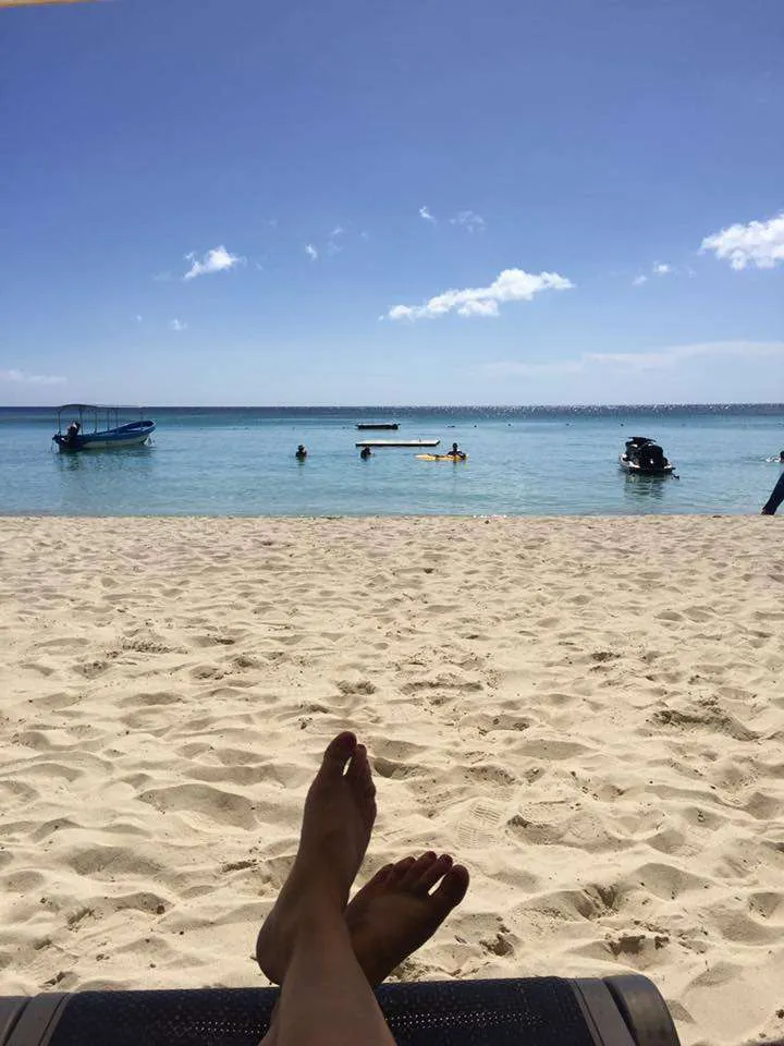 10 Things to Do in Roatan....Besides Scuba Dive! - Finding Mandee