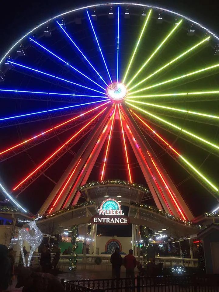 A weekend in Pigeon Forge Tennessee: ride the Ferris Wheel at the Island