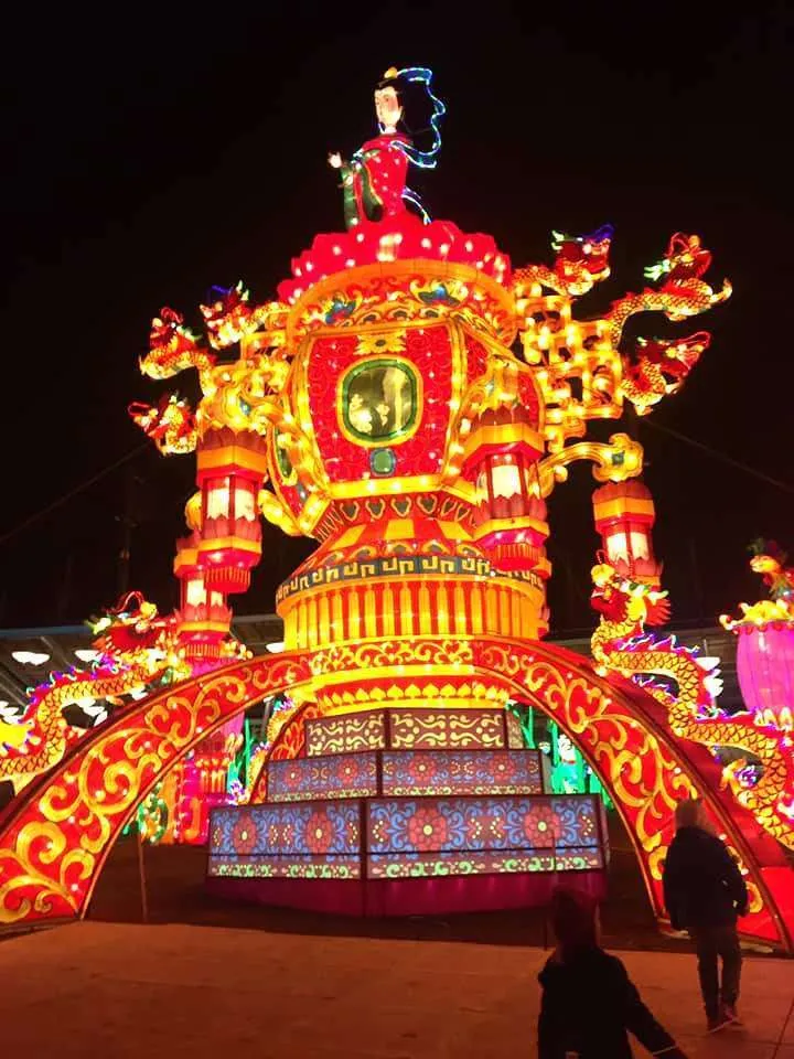 elaborate Chinese lantern tower in North Carolina light display