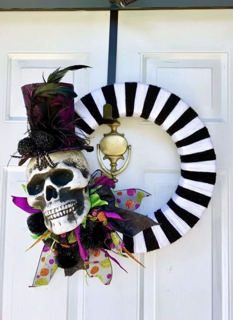 The finished DIY Halloween wreath