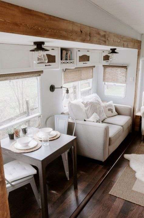 I love the light and airy look of farmhouse campers.