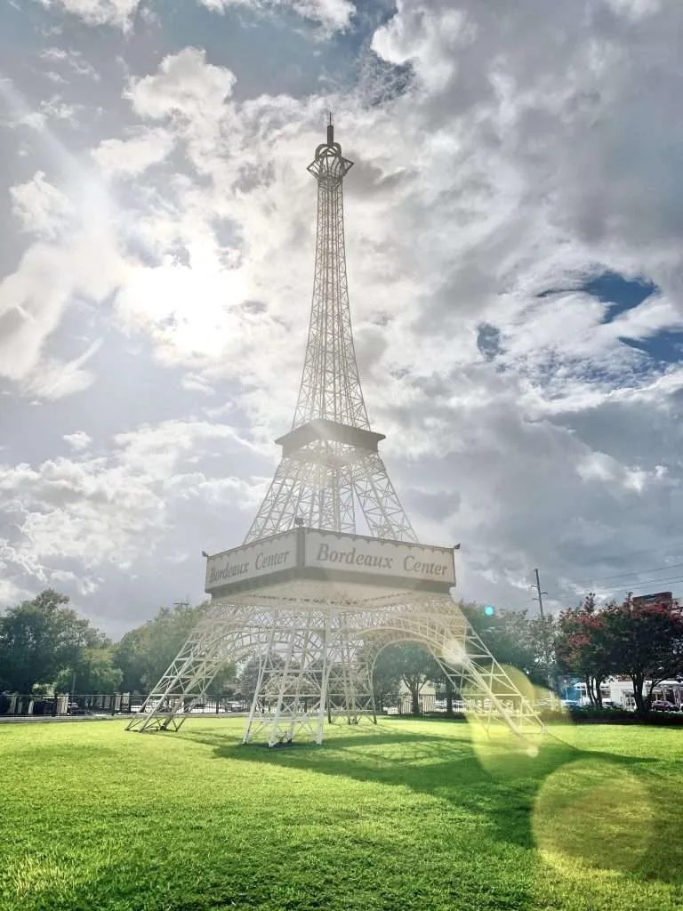 Quirky things to look for in Fayetteville #1: the mini Eiffel Tower. | Fayetteville Bucket List