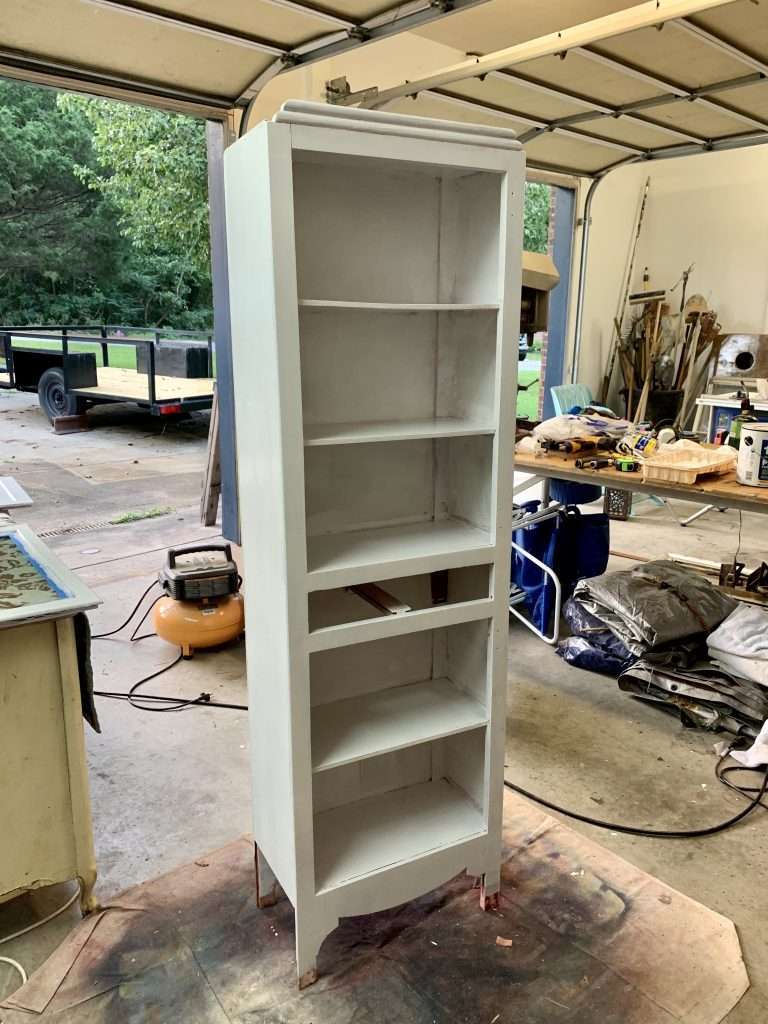 Two coats of primer later, the cabinet was ready to go!