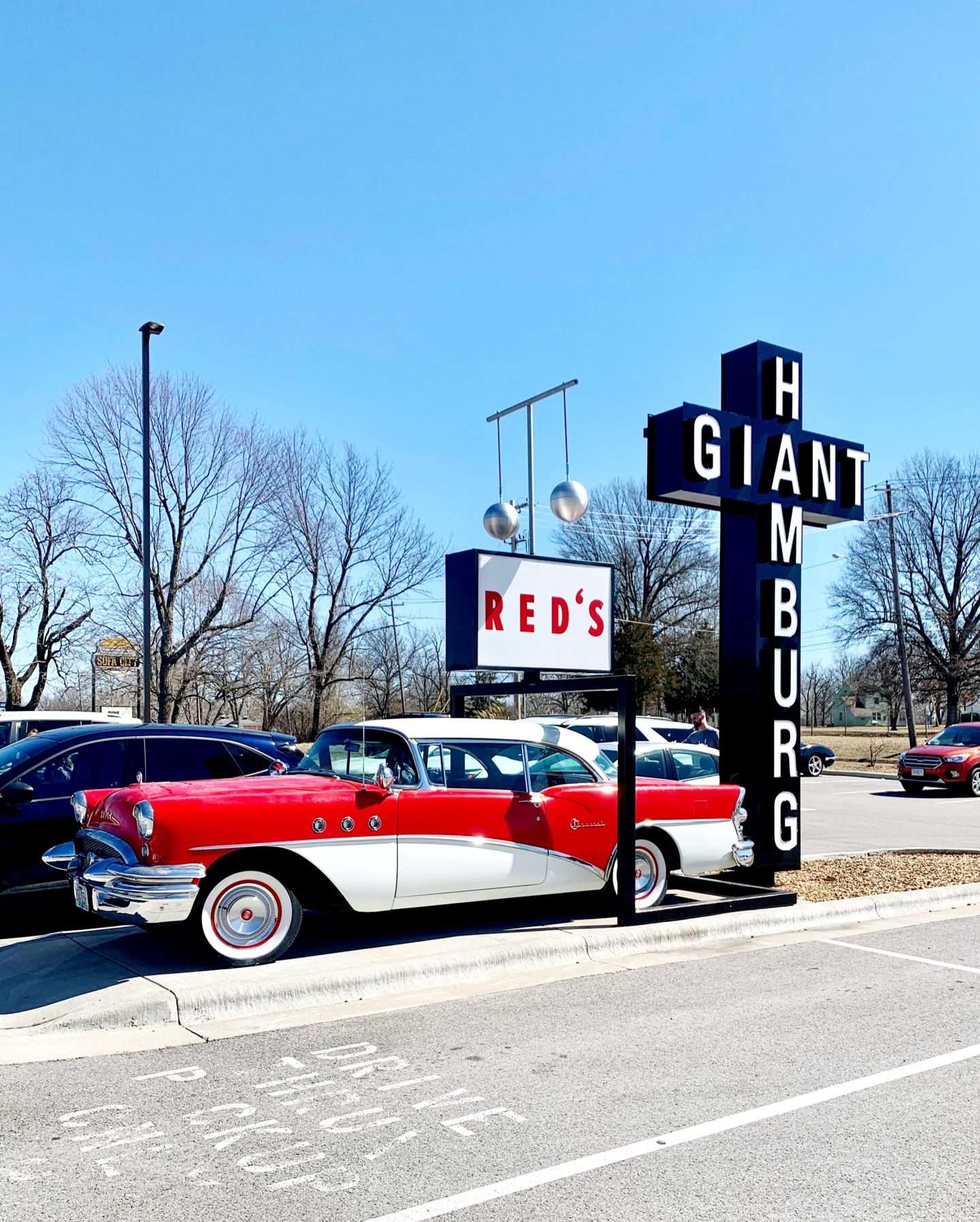 things to do in Springfield, MO: have lunch at Red's Giant Hamburg