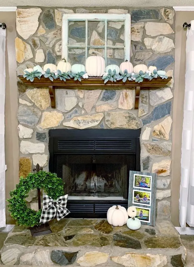 Easy and cheap DIY farmhouse pumpkins for your mantle.