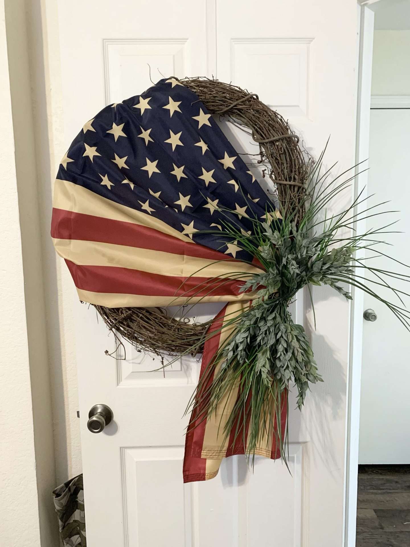 DIY Americana Wreath Tutorial