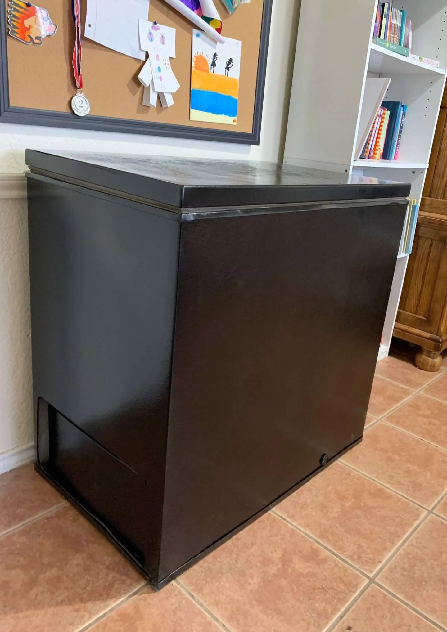 How to paint a rusty deep freezer: after picture