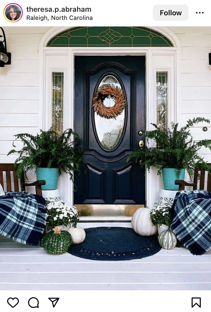 Fall Porch Decorating Ideas: black and white