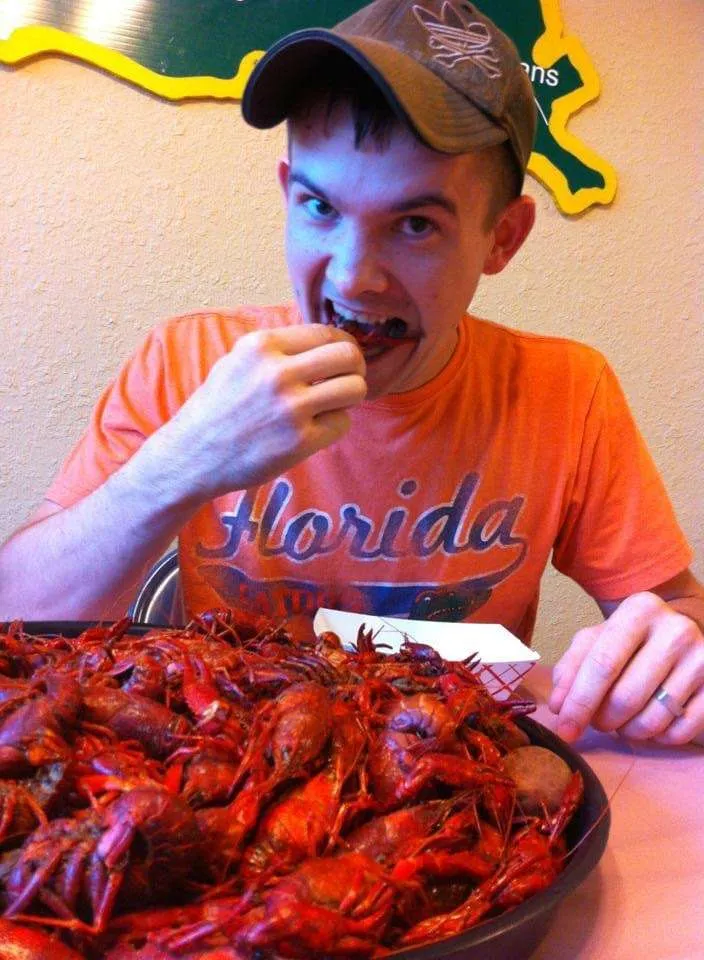 Things to do at Fort Johnson: Eat some Mudbugs.