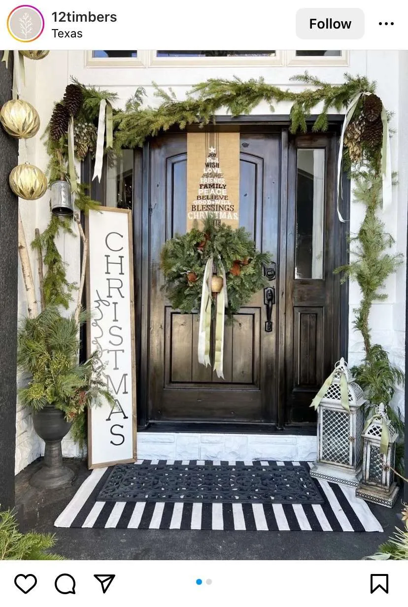 Christmas porch decorating ideas: black and white