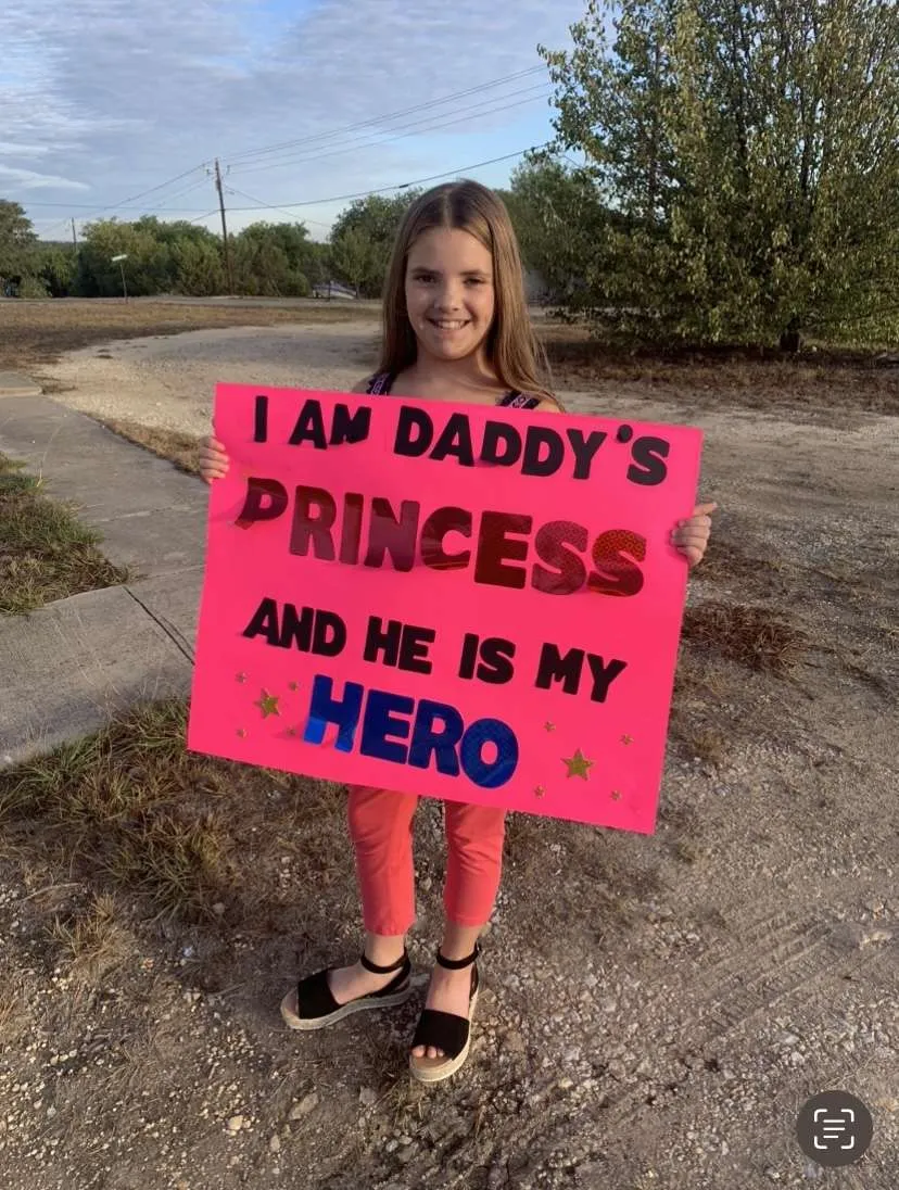 Deployment Homecoming Sign: I am Daddy's Princess and he is my Hero!