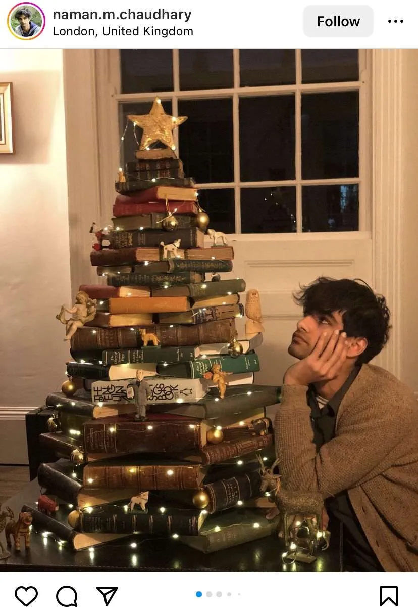Bookmas Tree Ideas: stack books up in a circle to look like a Christmas tree