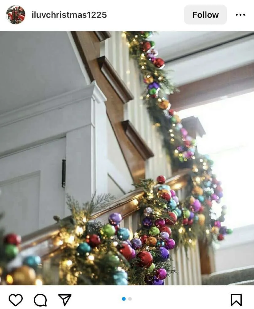 how to decorate your stairs for Christmastime
